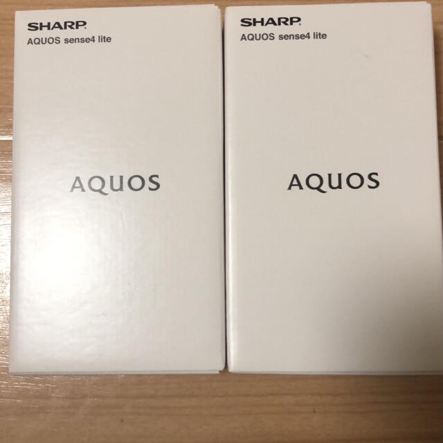 AQUOS(アクオス)のSHARP AQUOS sense4 lite  スマホ/家電/カメラのスマートフォン/携帯電話(スマートフォン本体)の商品写真