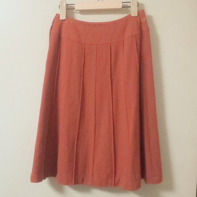 【処分価格】秋冬スカート　オレンジ　プリーツ風　リボン レディースのスカート(その他)の商品写真