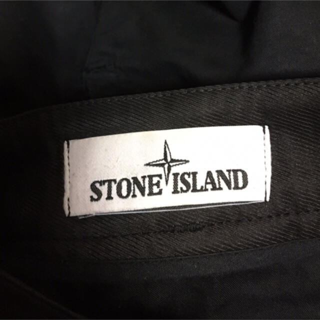 STONE ISLAND(ストーンアイランド)のストーンアイランド　ブラックカーゴパンツ メンズのパンツ(ワークパンツ/カーゴパンツ)の商品写真