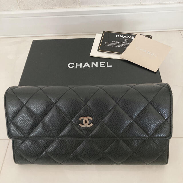 CHANEL(シャネル)のシャネル　マトラッセ　キャビアスキン　長財布　黒　ブラック レディースのファッション小物(財布)の商品写真