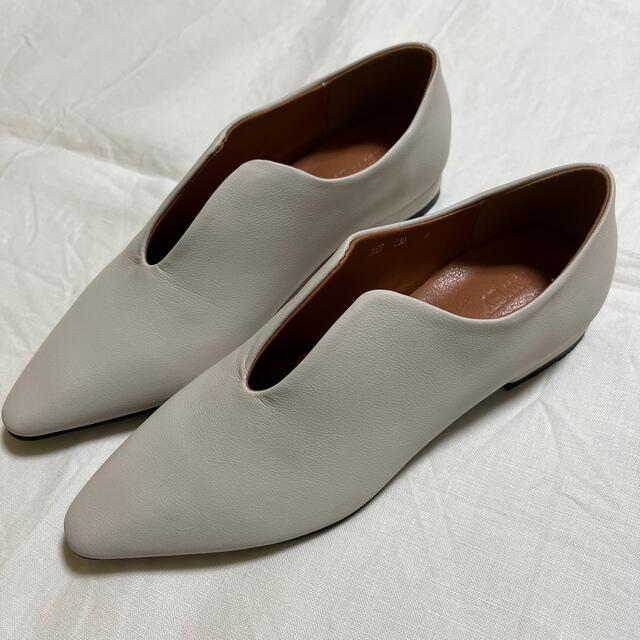 lawgy center slit almond toe pumps パンプス