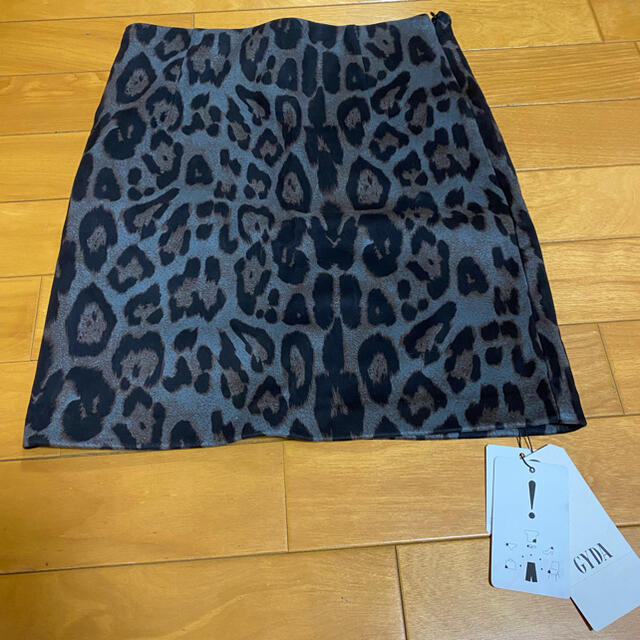 GYDA(ジェイダ)のヒョウ柄　スウェードミニスカート レディースのスカート(ミニスカート)の商品写真