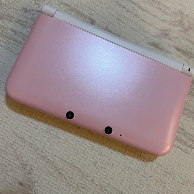 任天堂(ニンテンドウ)のNintendo 3DS  LL 本体ピンク/ホワイト＋充電器＋SDカード エンタメ/ホビーのゲームソフト/ゲーム機本体(携帯用ゲーム機本体)の商品写真