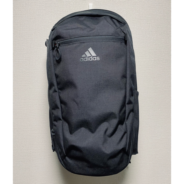 adidas(アディダス)の【新品未使用】アディダス　adidas バックパック　30L メンズのバッグ(バッグパック/リュック)の商品写真