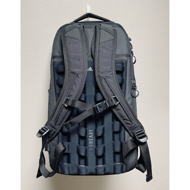 adidas(アディダス)の【新品未使用】アディダス　adidas バックパック　30L メンズのバッグ(バッグパック/リュック)の商品写真