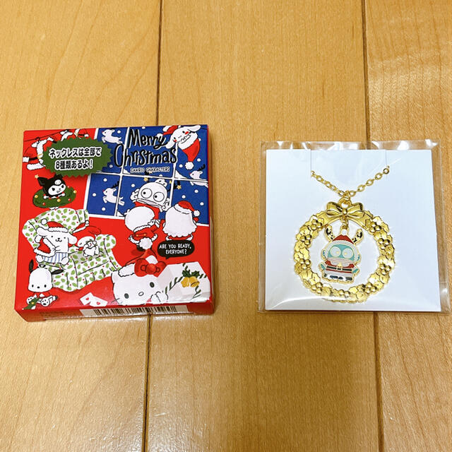 サンリオ(サンリオ)の専用出品☆サンリオ＊クリスマスネックレス　ハンギョドン レディースのアクセサリー(ネックレス)の商品写真