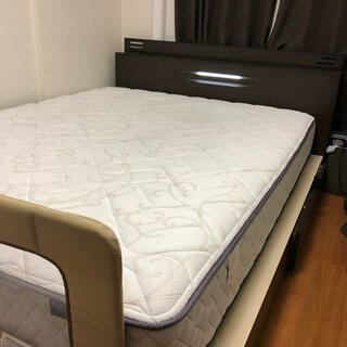 【美品】ベッド　TOKYOBED 東京ベッド ジャーニー クイーンサイズ(クイーンベッド)