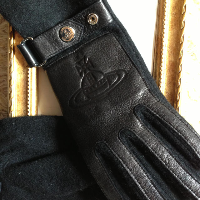 Vivienne Westwood(ヴィヴィアンウエストウッド)の阪急百貨店購入本革とウールの手袋美品 レディースのファッション小物(手袋)の商品写真