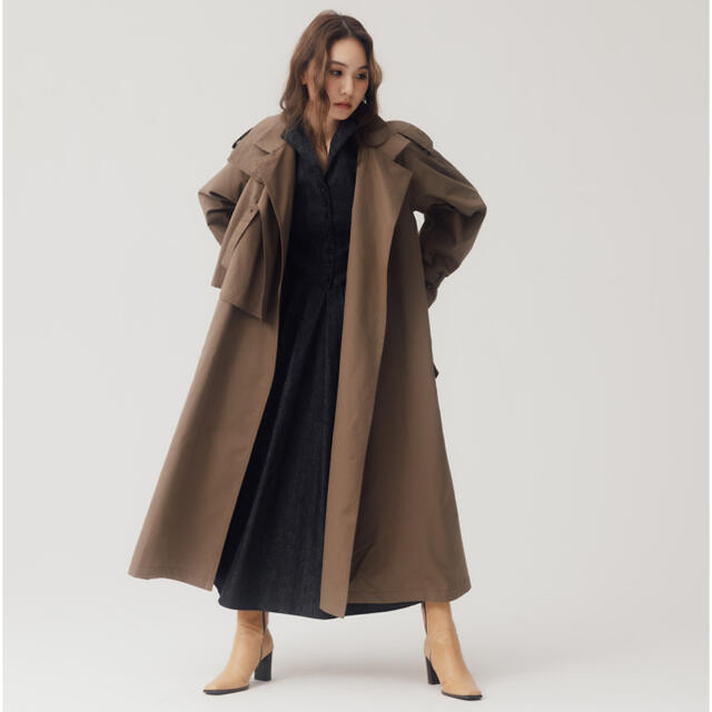 TODAYFUL(トゥデイフル)のRB monogram trench coat(KHAKI) レディースのジャケット/アウター(トレンチコート)の商品写真