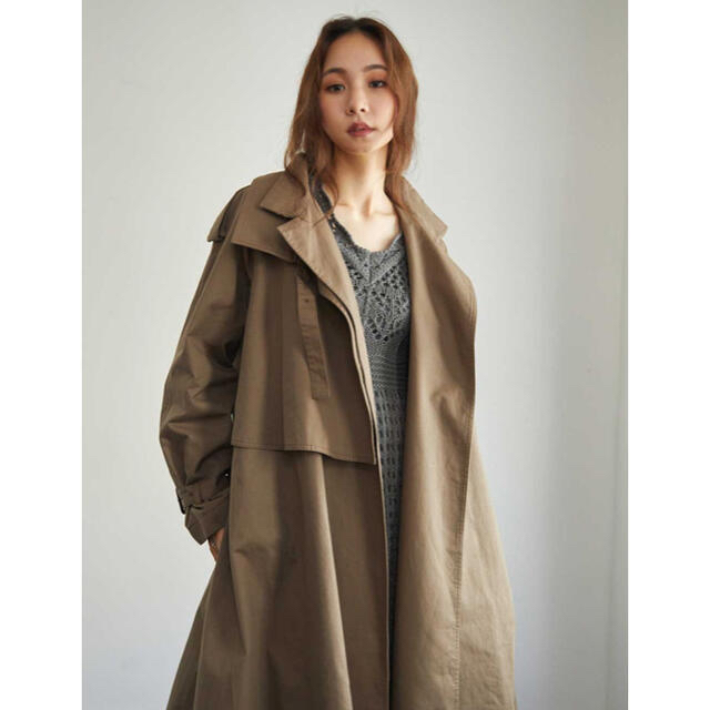 TODAYFUL(トゥデイフル)のRB monogram trench coat(KHAKI) レディースのジャケット/アウター(トレンチコート)の商品写真