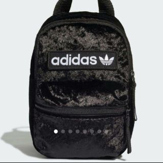 アディダス(adidas)の新品未使用⭐アディダスオリジナルス⭐ミニバックパック⭐ベロア ⭐ミニリュック(リュック/バックパック)