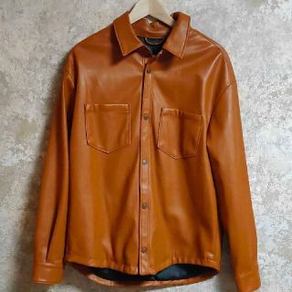 ザラ(ZARA)の新品！ZARAレザーシャツ 合皮(シャツ)