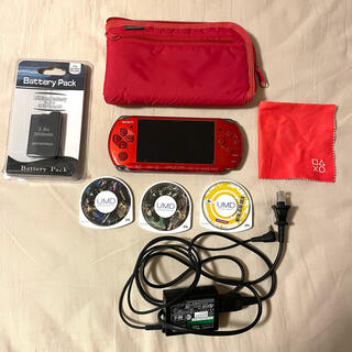 プレイステーションポータブル(PlayStation Portable)の【ソフト3本付き】PSP3000 Red(携帯用ゲーム機本体)