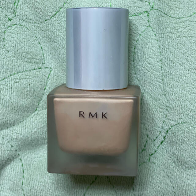 RMK(アールエムケー)のRMK リクイドファンデーション　　102 コスメ/美容のベースメイク/化粧品(ファンデーション)の商品写真