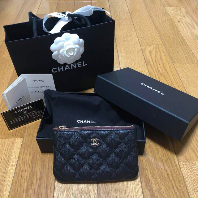 【新品・未使用】希少‼︎ シャネル　CHANEL クラシックスモールポーチ