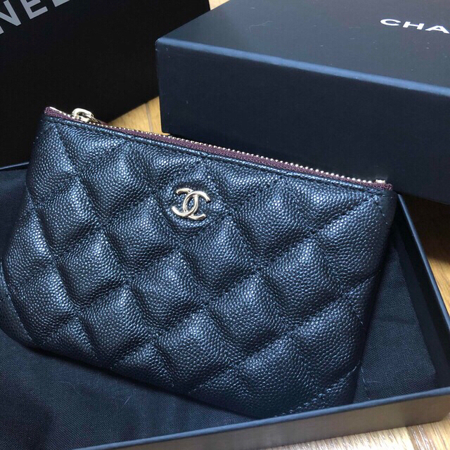 【新品・未使用】希少‼︎ シャネル　CHANEL クラシックスモールポーチ