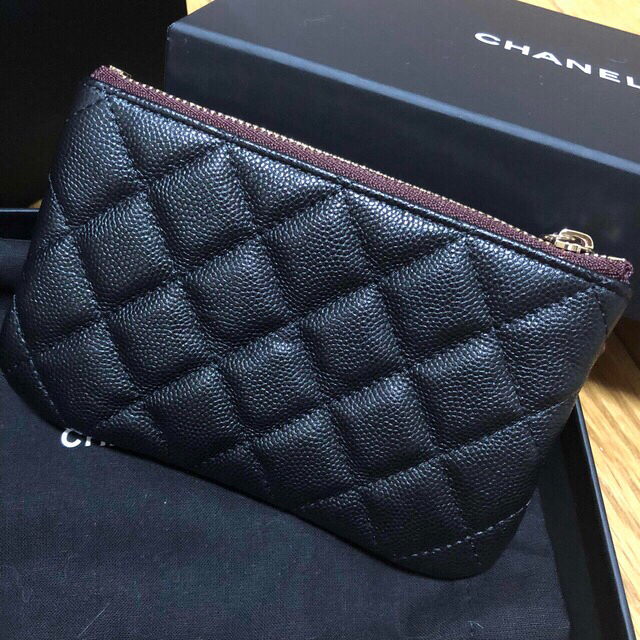 【新品・未使用】希少‼︎ シャネル　CHANEL クラシックスモールポーチ