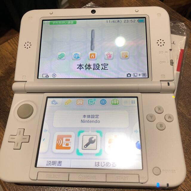 ニンテンドー3DS(ニンテンドー3DS)のNintendo 3DS  LL 本体ピンク/ホワイト エンタメ/ホビーのゲームソフト/ゲーム機本体(携帯用ゲーム機本体)の商品写真