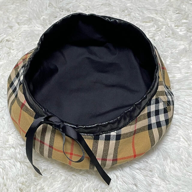 BURBERRY(バーバリー)のBURBERRYバーバリー ベレー帽 ノバチェック ピンバッジ リボン ベージュ レディースの帽子(ハンチング/ベレー帽)の商品写真