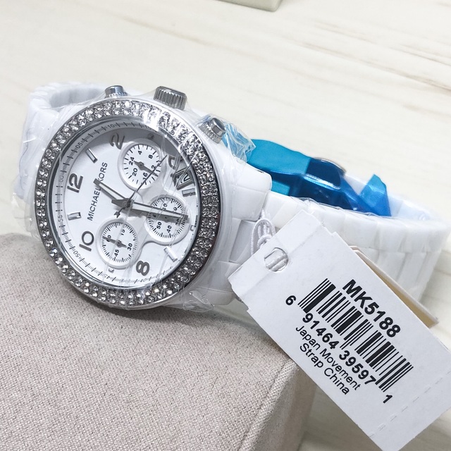 Michael Kors(マイケルコース)の【新品未使用・大人気！最安】マイケルコース　ホワイトセラミック腕時計 レディースのファッション小物(腕時計)の商品写真