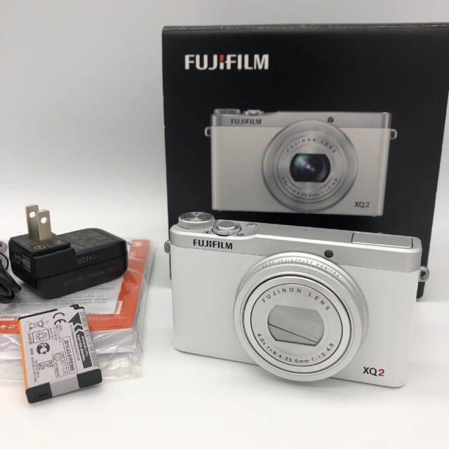 富士フイルム(フジフイルム)の状態良好　FUJIFILM デジタルカメラ XQ2ホワイト動作確認済富士フイルム スマホ/家電/カメラのカメラ(コンパクトデジタルカメラ)の商品写真