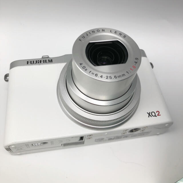 富士フイルム(フジフイルム)の状態良好　FUJIFILM デジタルカメラ XQ2ホワイト動作確認済富士フイルム スマホ/家電/カメラのカメラ(コンパクトデジタルカメラ)の商品写真