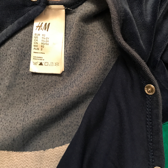 H&M(エイチアンドエム)のH&Mベロアパジャマ足つきカバーオール90-92cm キッズ/ベビー/マタニティのベビー服(~85cm)(カバーオール)の商品写真