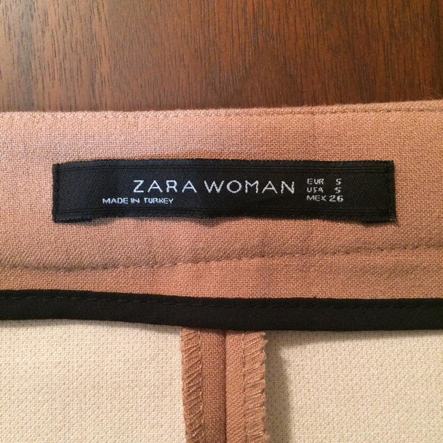 ZARA(ザラ)の【美品】ZARA スリット入りスカート レディースのスカート(ひざ丈スカート)の商品写真