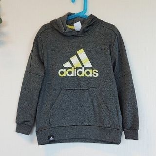 アディダス(adidas)のadidas《Kids》パーカー 130cm(ジャケット/上着)