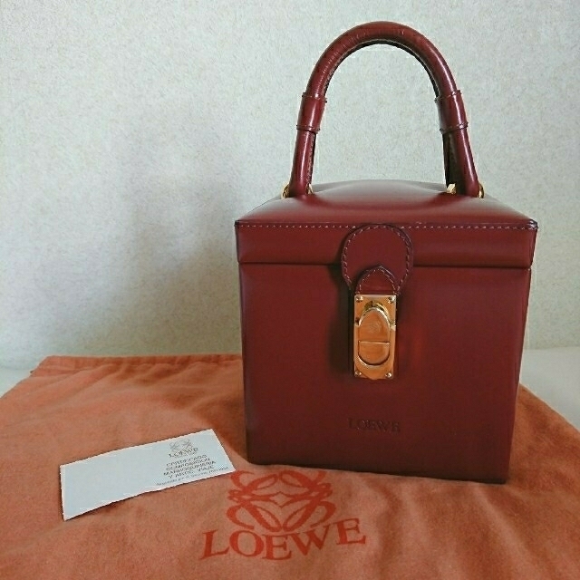 気質アップ LOEWE - 【値下げ中】LOEWE ロエベ アナグラム バニティー 気質アップ LOEWE - 【値下げ中】LOEWE ロエベ アナグラム バニティー