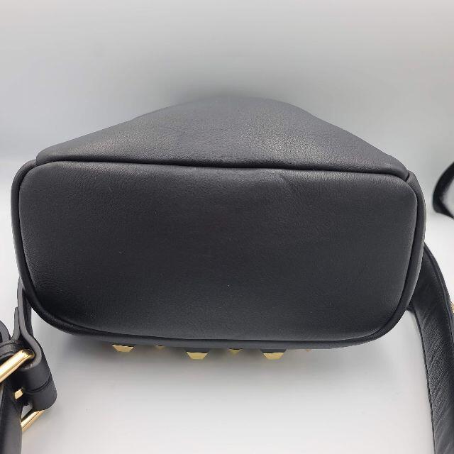 確実正規品 FENDI ショルダーバッグ スタッズ