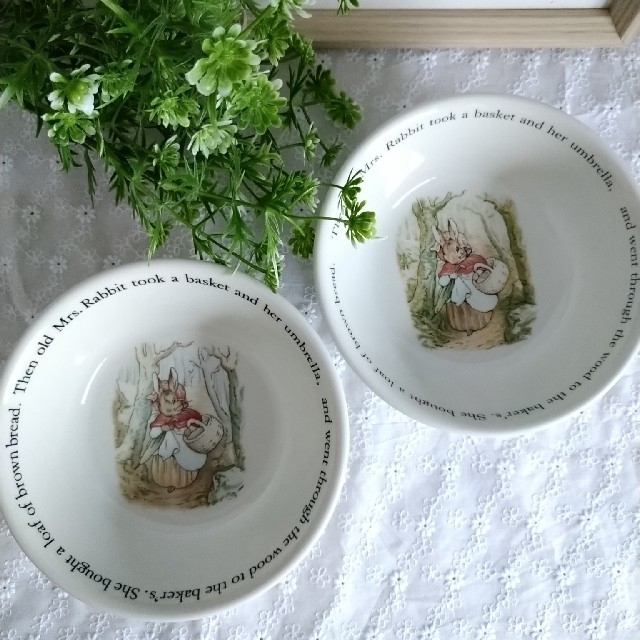 WEDGWOOD(ウェッジウッド)の【ウエッジウッド】ピーターラビット・旧刻印  ボウル２個セット インテリア/住まい/日用品のキッチン/食器(食器)の商品写真