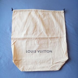 ルイヴィトン(LOUIS VUITTON)のLOUIS　VUITTON　布製巾着ポーチ　新品未使用(ポーチ)