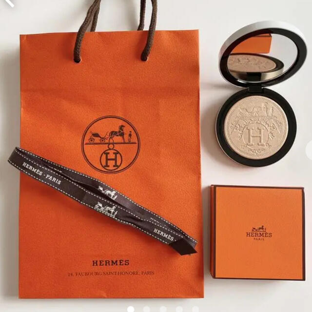 Hermes(エルメス)のHERMES フェイスパウダー　ハイライト　ハイライター　限定 コスメ/美容のベースメイク/化粧品(フェイスパウダー)の商品写真