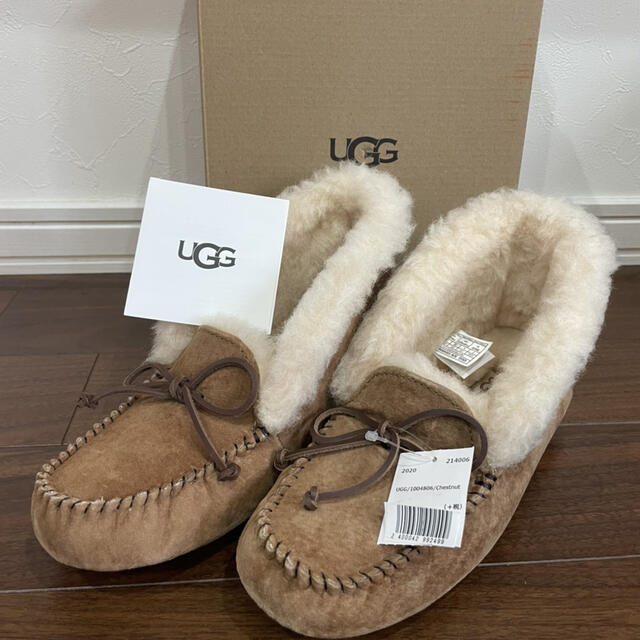 UGG(アグ)の☆新品未使用☆ UGG モカシン 24cm ALENA レディースの靴/シューズ(スリッポン/モカシン)の商品写真