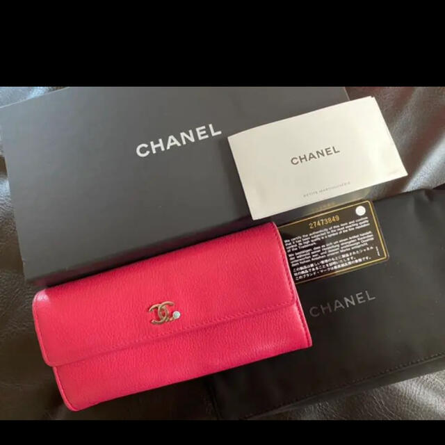 CHANEL(シャネル)のCHANEL 正規品　美品　レザー 長財布 ピンク メンズのファッション小物(長財布)の商品写真