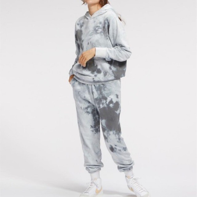 超美品　NIKE  セットアップ　パーカー＆パンツ　　上2XL 下XL