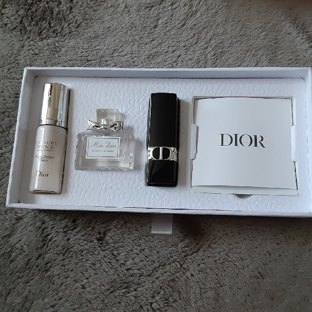 Dior(ディオール)のディオールバースデーギフト エンタメ/ホビーのコレクション(ノベルティグッズ)の商品写真