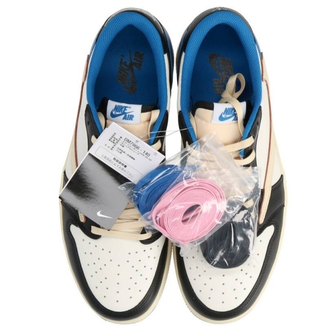 NIKE(ナイキ)のナイキ ×トラヴィススコット/Travis Scott エアジョーダン1ロウミリ メンズの靴/シューズ(スニーカー)の商品写真