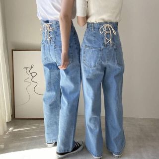 スピックアンドスパン(Spick & Span)の【タグ付き新品】デニム　バックレースアップパンツ(デニム/ジーンズ)