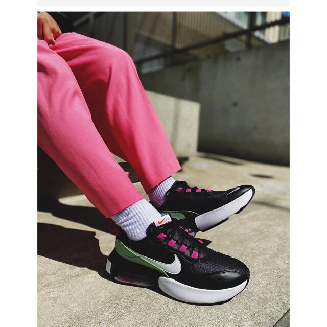 NIKE(ナイキ)のNIKE エアマックスヴェローナ Fire Pink 24.5cm レディースの靴/シューズ(スニーカー)の商品写真
