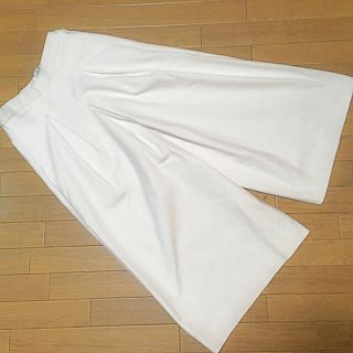 ザラ(ZARA)のZARA ザラ ガウチョパンツ❤︎ 新品未使用(カジュアルパンツ)