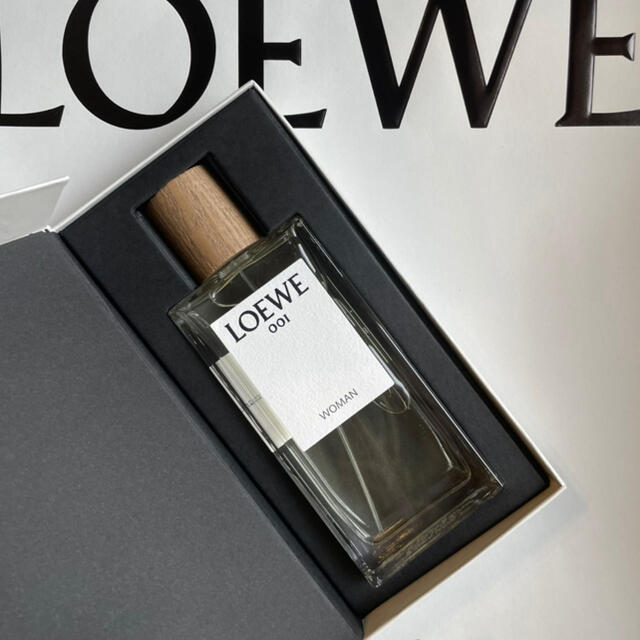 LOEWE(ロエベ)のロエベ woman オードパルファム　100ml LOEWE ウーマン コスメ/美容の香水(ユニセックス)の商品写真