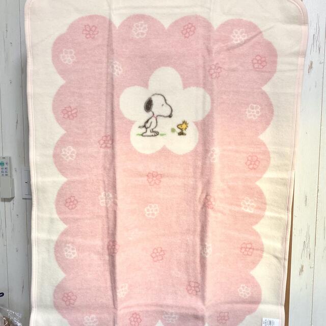 スヌーピー  ベビーウール毛布　ピンク　新品　西川　85×115 白　寝具