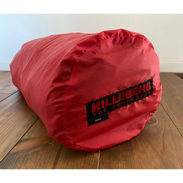 HILLEBERG(ヒルバーグ)のヒルバーグ アラック2 赤 Allak2 レッド フットプリント付き  スポーツ/アウトドアのアウトドア(テント/タープ)の商品写真