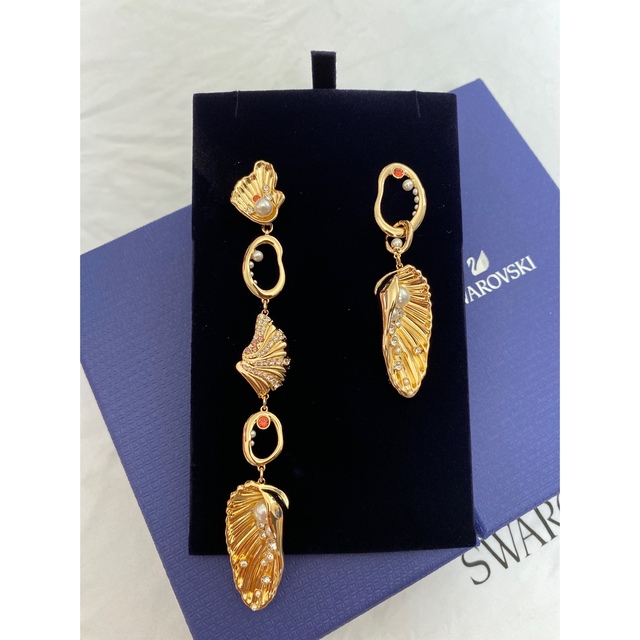 スワロフスキー SHELL シェル ピアス アクセサリー ピアス(両耳用 ...