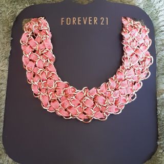 フォーエバートゥエンティーワン(FOREVER 21)の新品♥️インパクト大♥️ピンクのリボン×ゴールドチェーン♥️新品(ネックレス)