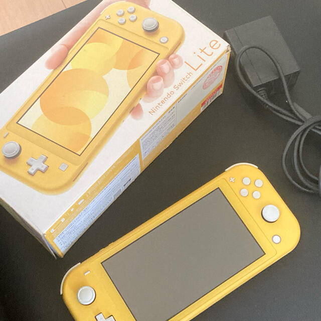 Nintendo Switch Lite イエロー 本体 充電器 箱付き