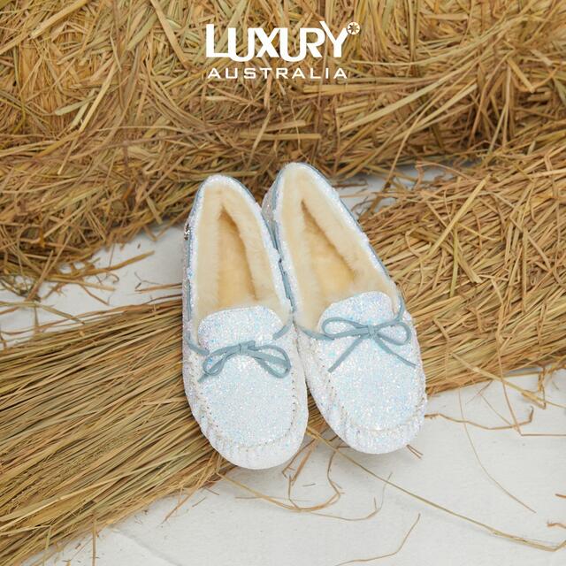 【新品】LUXURY UGG モカシン ダコタキラキラ白い天然ウール23cm