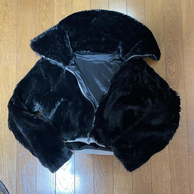 クロップ丈ファージャケット レディースのジャケット/アウター(毛皮/ファーコート)の商品写真